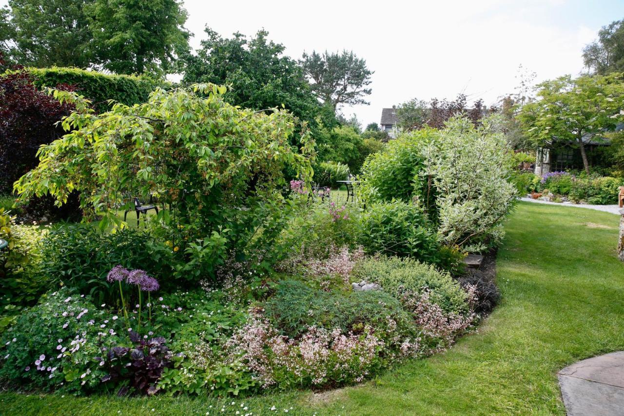 Ashfield House Hotel Grassington Exterior foto The garden
