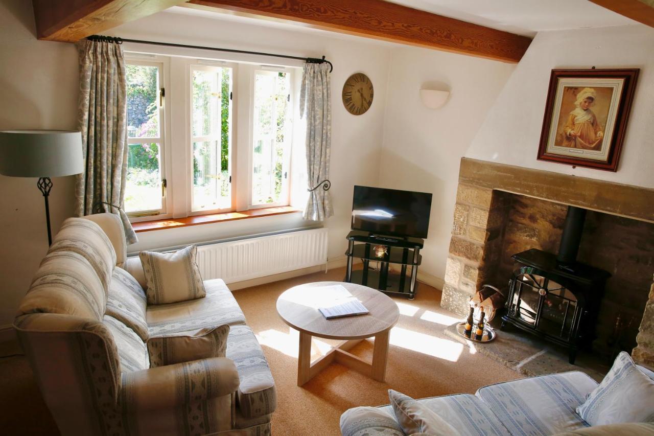 Ashfield House Hotel Grassington Exterior foto The living room at The Old School House