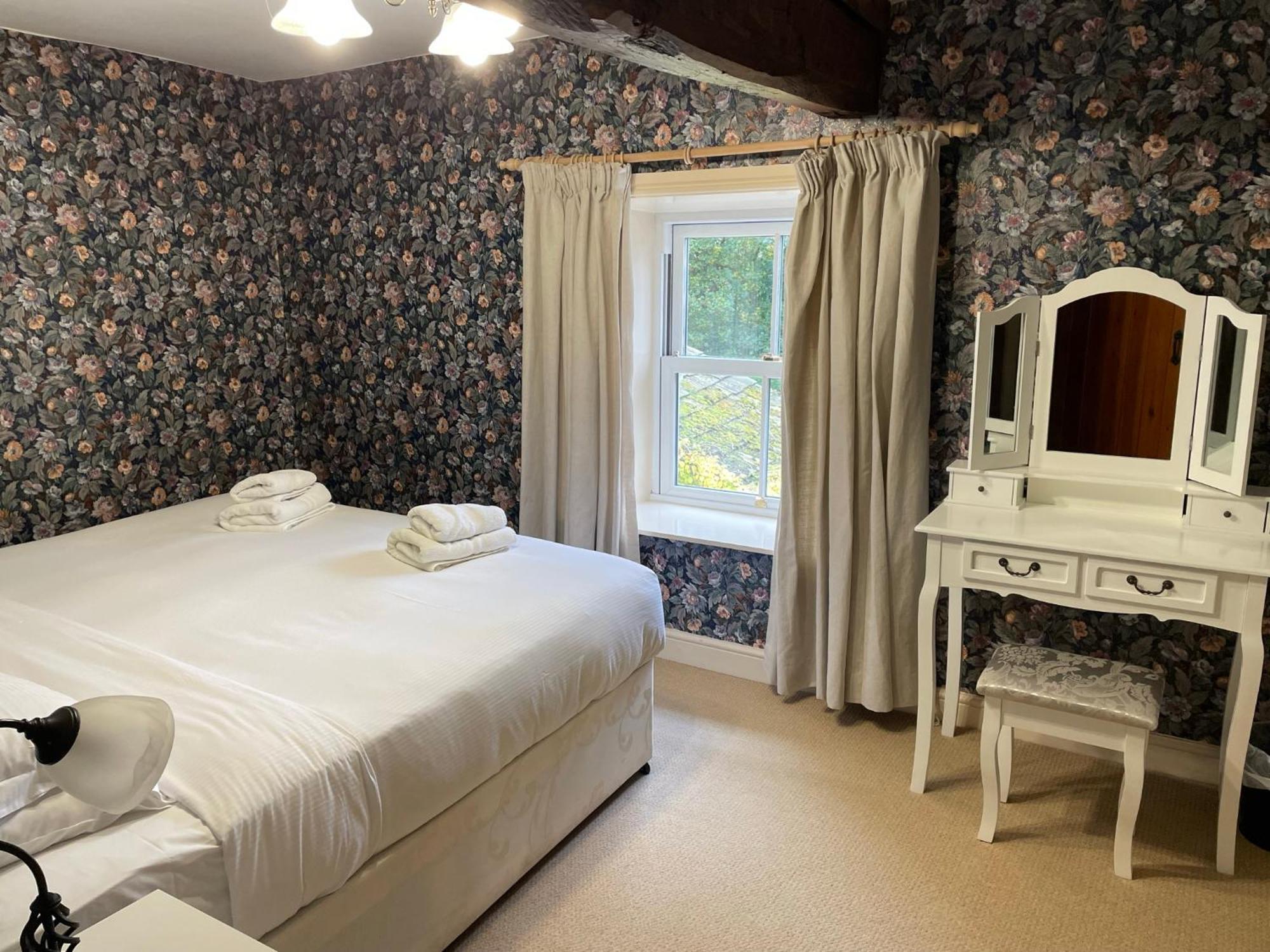 Ashfield House Hotel Grassington Cameră foto The bedroom at The Old Post Office
